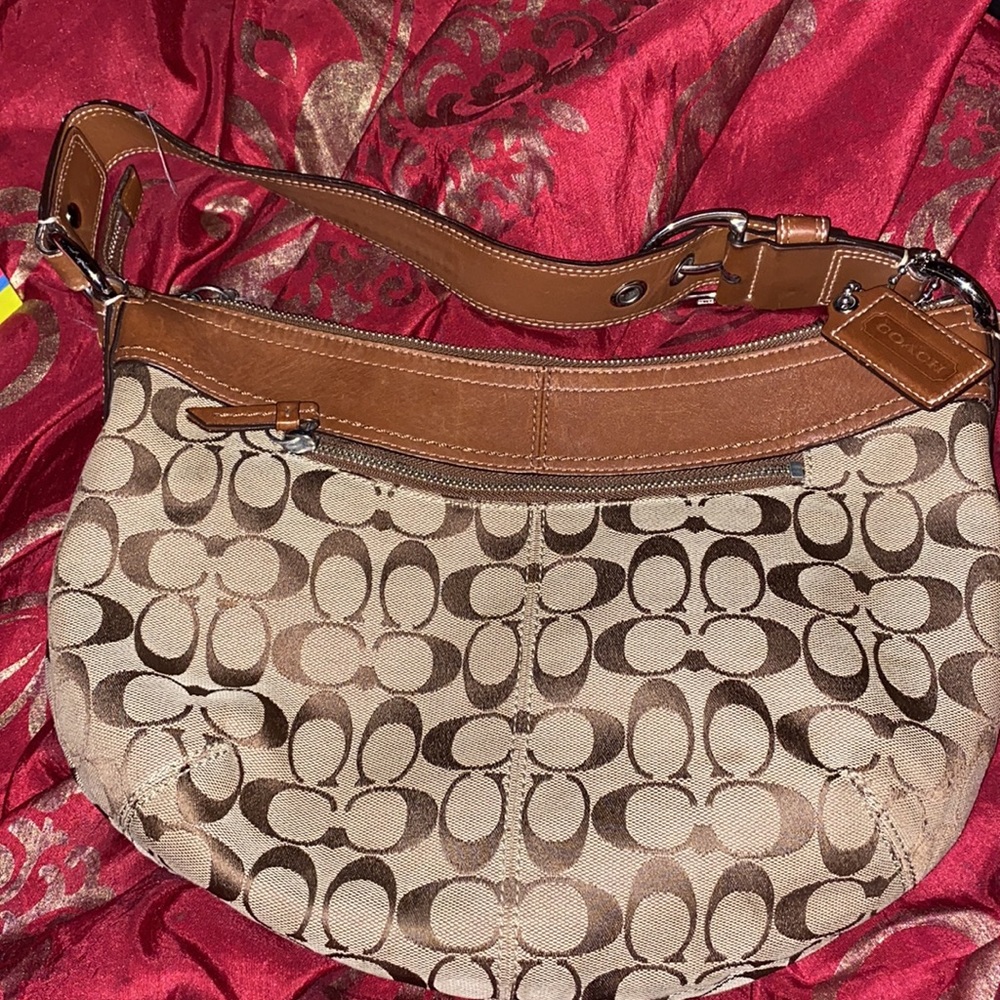 coach purse®️✔️ - Picture 2 of 6